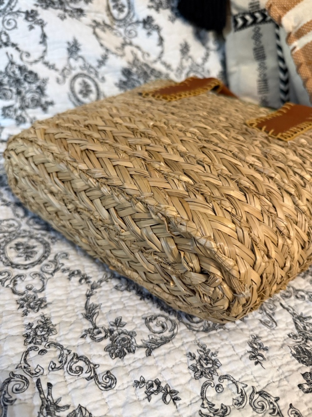 Universal Thread Natural Straw Tote with Brown Handles and Green Trim Like New ! - Picture 6 of 11